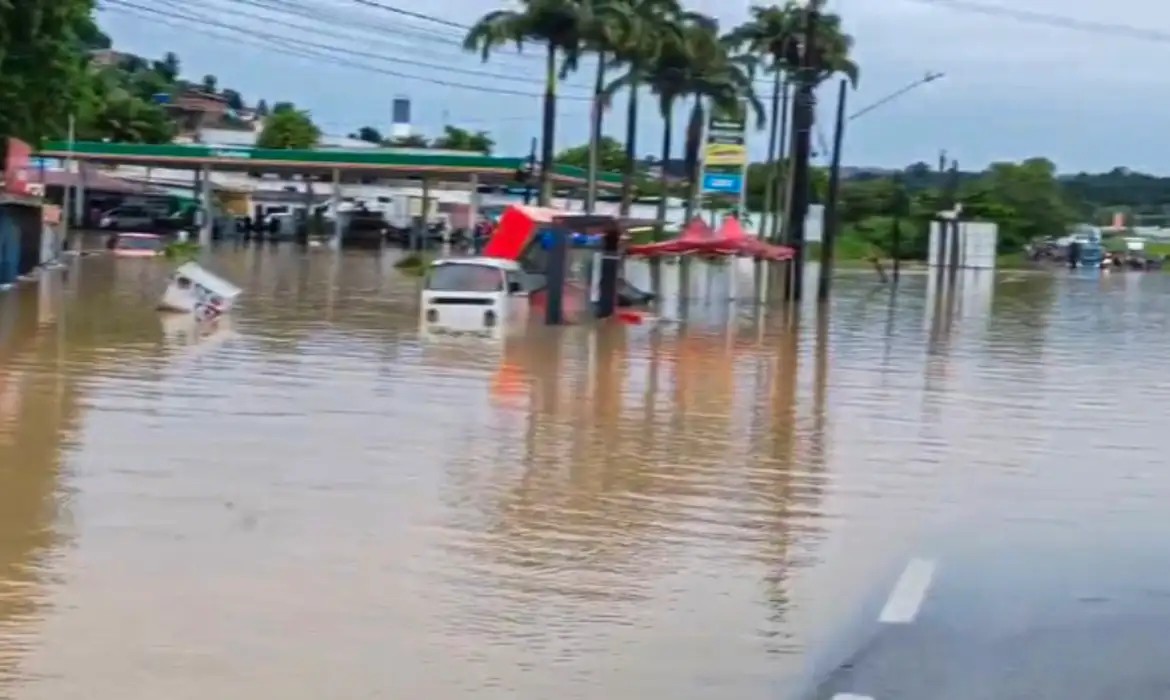 Chuvas: Governo envia Defesa Civil para Pernambuco e Paraíba