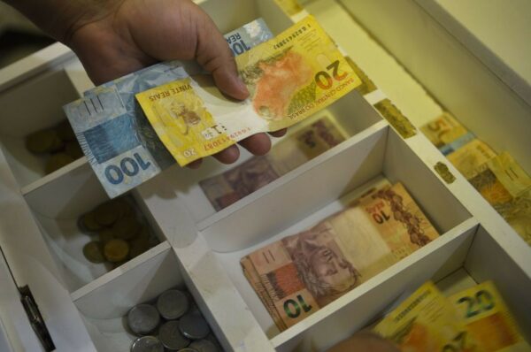 Desenrola: bancos devem transferir valores esquecidos a fundo público