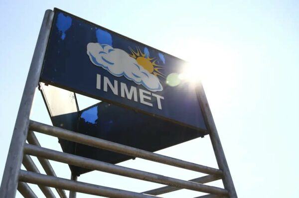 Regiões Nordeste e Sul têm alertas de temporais e ventos intensos
