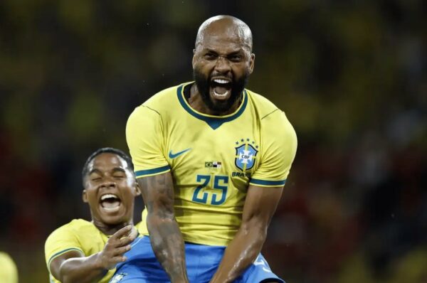 Ancelotti escala 2 times e seleção se despede com goleada sobre Panamá