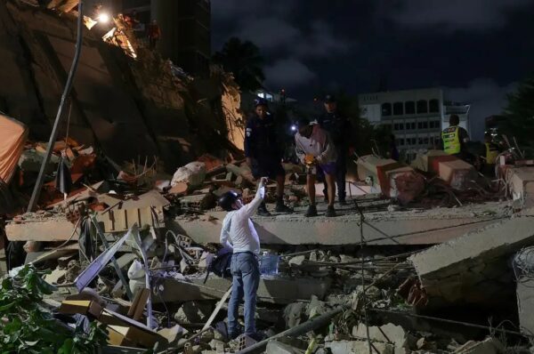 Terremoto de 7,1 perto da costa da Venezuela afeta Caracas