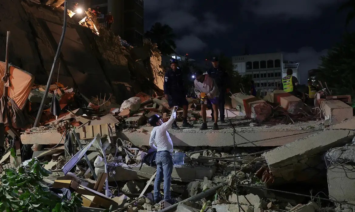 Terremoto de 7,1 perto da costa da Venezuela afeta Caracas