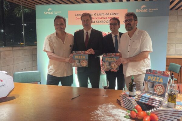 Lançamento de “O Livro da Pizza” reúne amantes da gastronomia em Brasília