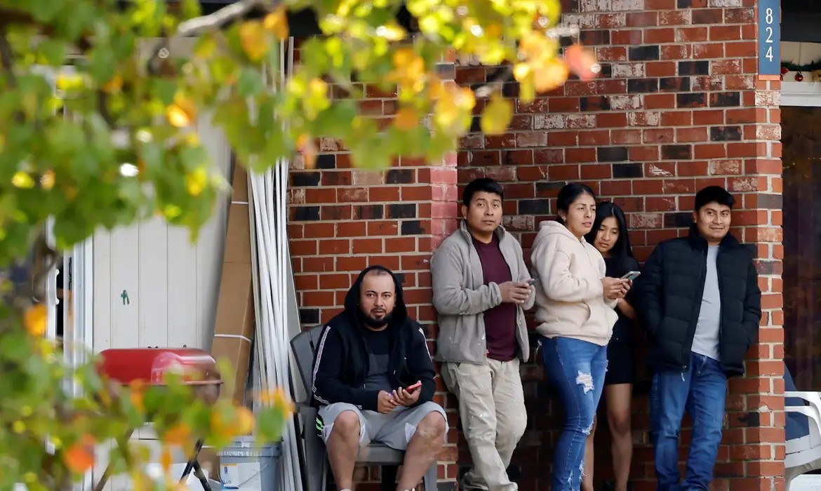 Estados Unidos suspendem pedidos de visto a imigrantes