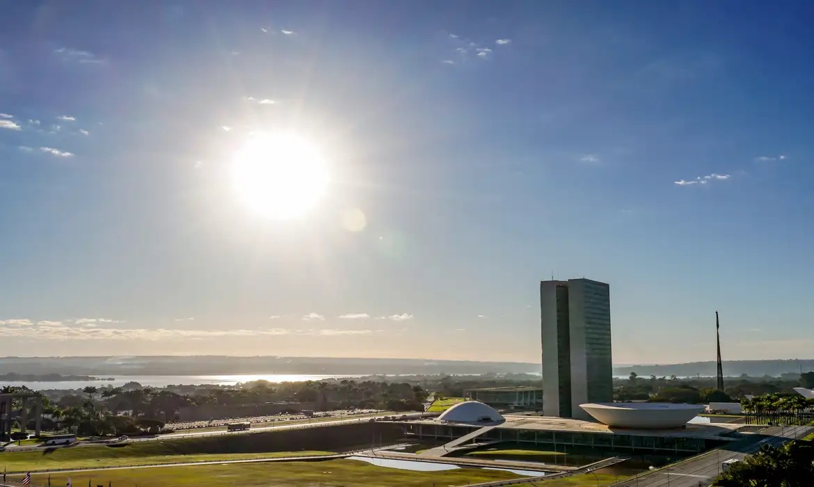 Congresso tem semana decisiva com escala 6×1, “taxa das blusinhas” e Segurança Pública