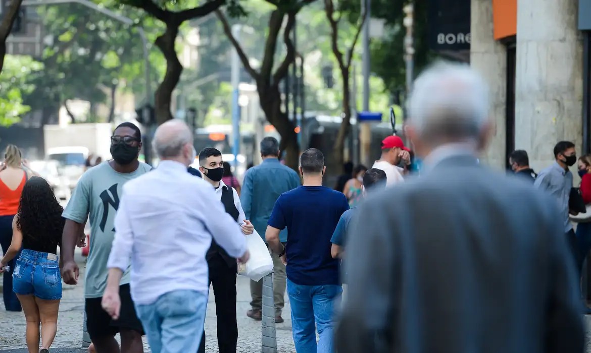 Pesquisa aponta que 81% dos brasileiros consideram fundamental que candidatos acreditem em Deus