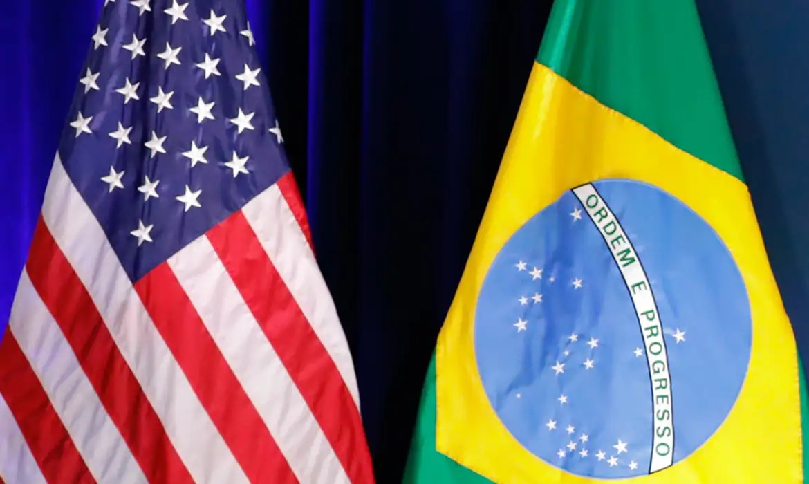 Brasil e EUA criam grupo para negociar tarifas sobre produtos brasileiros