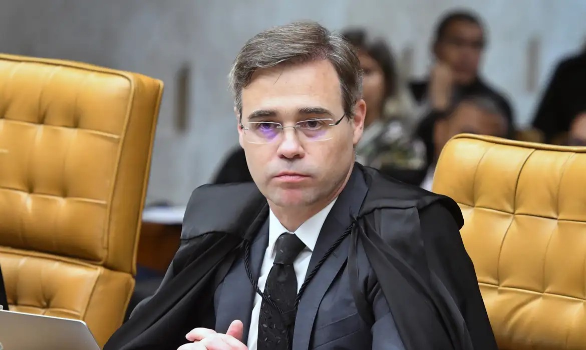 Mendonça diz que liberar íntegra de celular de Vorcaro pode colocar investigações em risco