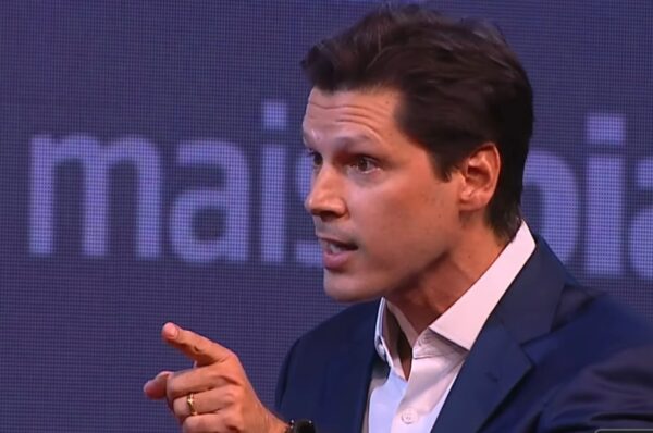 Daniel Vilela apresenta propostas para Goiás e defende continuidade em debate