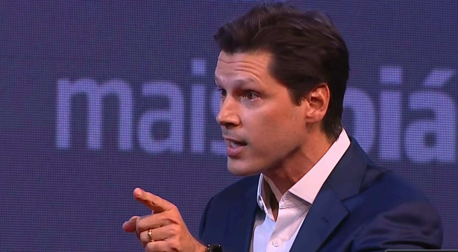 Daniel Vilela apresenta propostas para Goiás e defende continuidade em debate