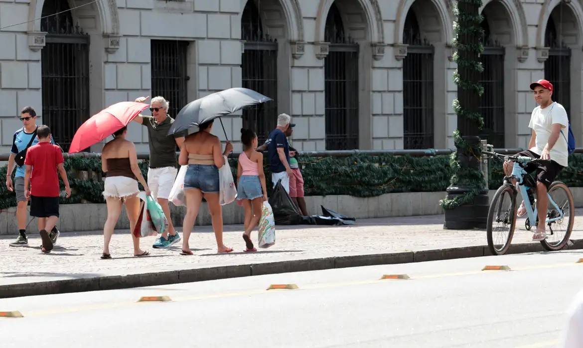 Onda de calor: Inmet emite alerta vermelho e temperaturas podem passar dos 40°C