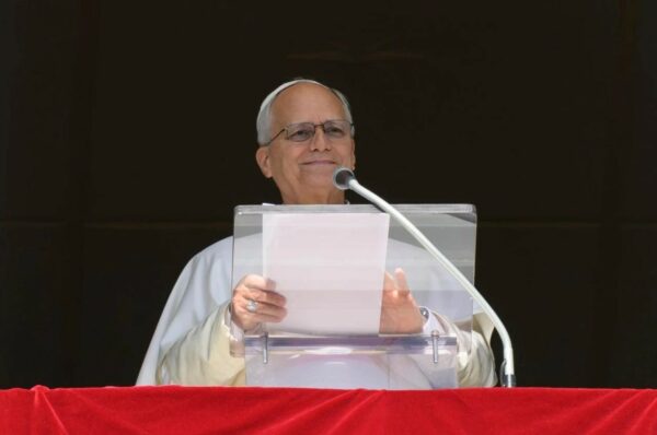 Papa Leão XIV será internado para cirurgia no pulmão; Vaticano informa estado de saúde