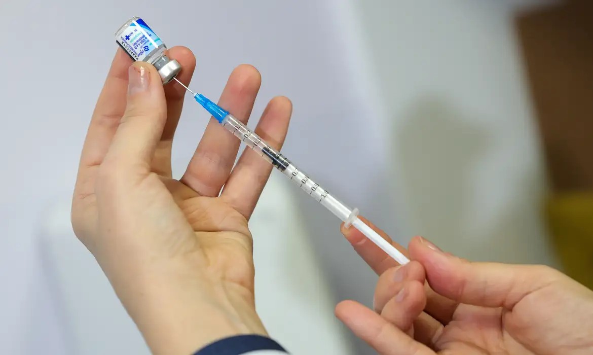 Fiocruz alerta para aumento de vírus respiratórios no Brasil; veja estados em risco