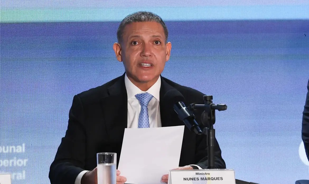 TSE afirma que eleições 2026 foram normais após acusações de Flávio Bolsonaro